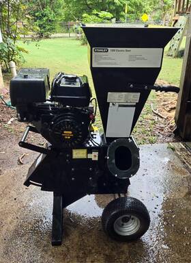Stanley 891523000505 Ch5 Chipper Shredder 420cc 15hp Electric Start 4 Inch Log Capacity