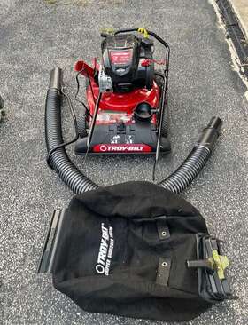 Cvs-070 Troy-bilt Troybilt Self Propelled Chipper-shredder-vacuum Slightly Used